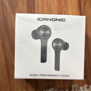 Black Earbud Headphones